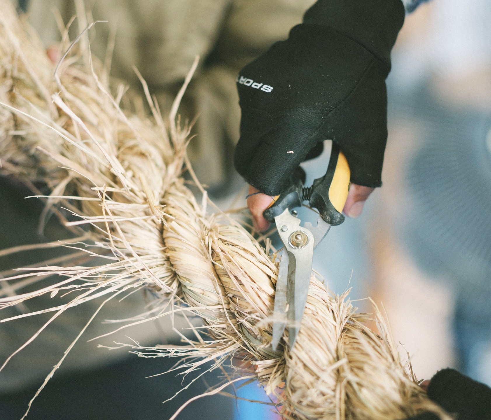 綱づくり

与那原大綱曳の大綱は毎年新調されます。...